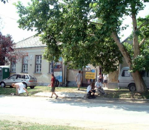 A Régi Iskola épülete, a Játszóház helye.