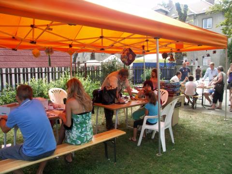 Játékosok az angyalföldi utcabálon 04