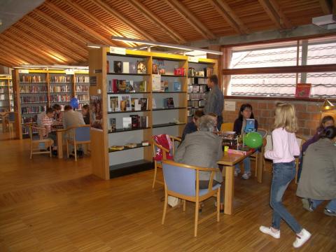 Játékosok a Könyves Vasárnapon 16