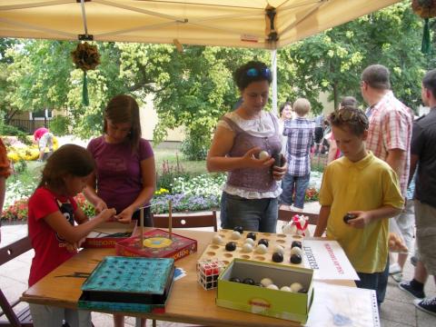 Játékosok a Lakótelepi napokon-Gyöngyösi sétány 02