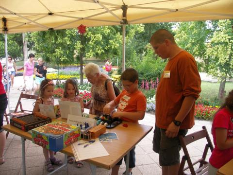 Játékosok a Lakótelepi napokon-Gyöngyösi sétány 03