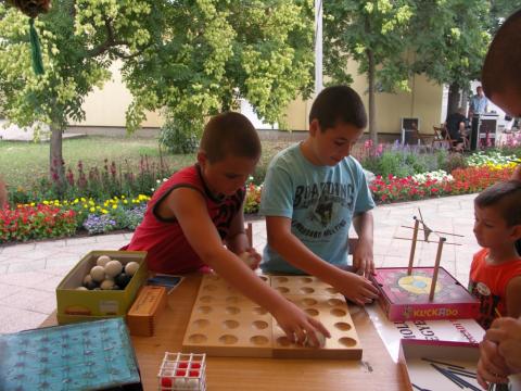 Játékosok a Lakótelepi napokon-Gyöngyösi sétány 11