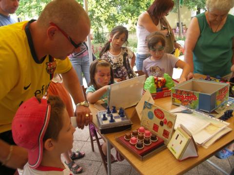 Játékosok a Lakótelepi napokon-Gyöngyösi sétány 13