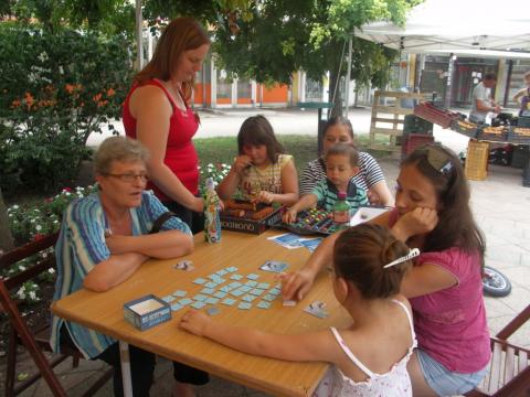 Játékosok a Lakótelepi napokon-Gyöngyösi sétány 16