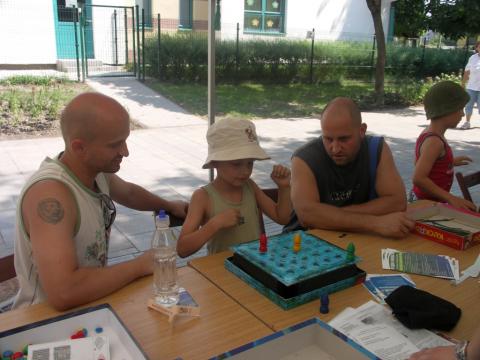 Játékosok a Lakótelepi napokon-Országbíró utca 10