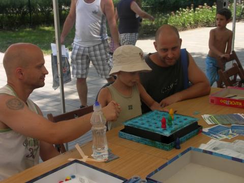 Játékosok a Lakótelepi napokon-Országbíró utca 15