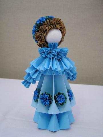 Ácsné Dóczi Éva: Baba kusudama elemből