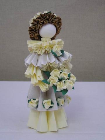 Ácsné Dóczi Éva: Baba kusudama elemből