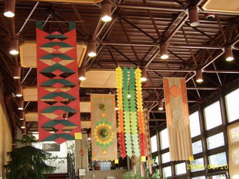 Részlet a 2008-as Origami zászlók pályázatra érkezett munkákból