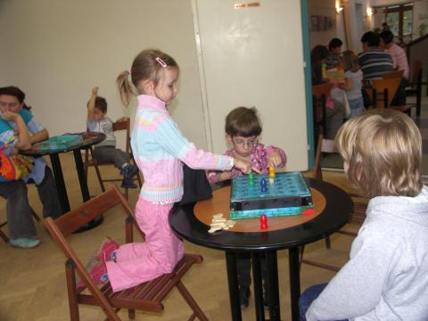 Játékosok a 28. Társasjáték klubban 02