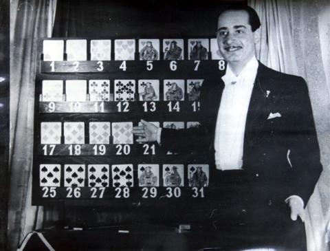 Rodolfo kártyatáblával