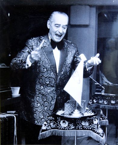 Rodolfo lebegő kendő